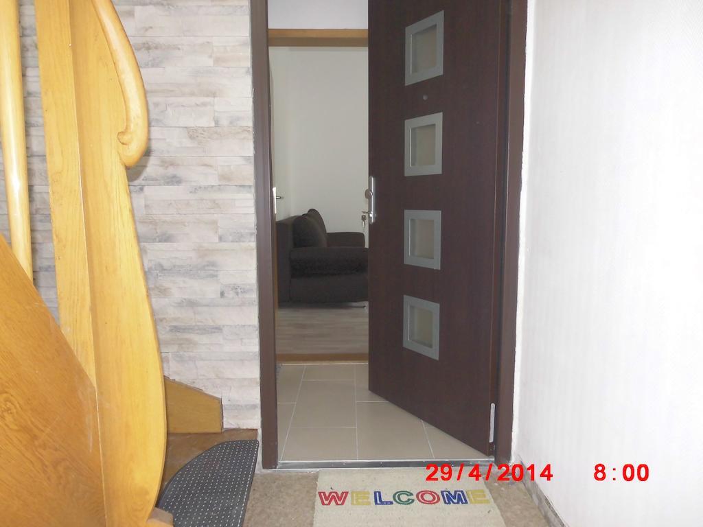 Frankfurt Airport & Fair Apartment Kelsterbach Quarto foto
