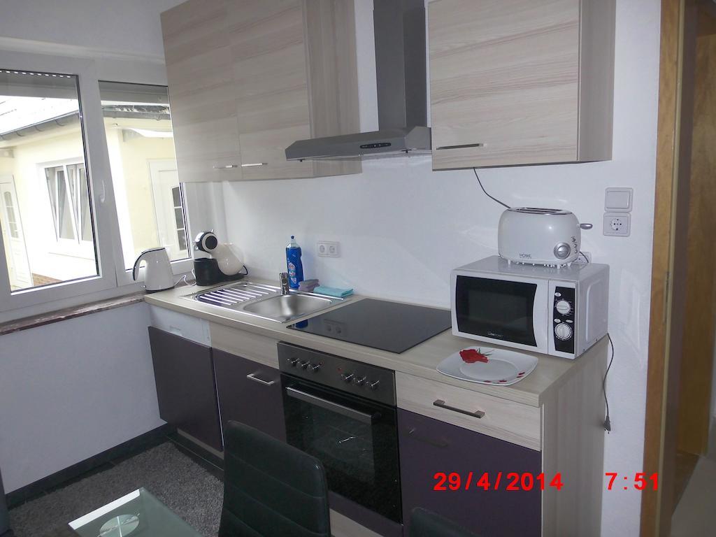 Frankfurt Airport & Fair Apartment Kelsterbach Quarto foto