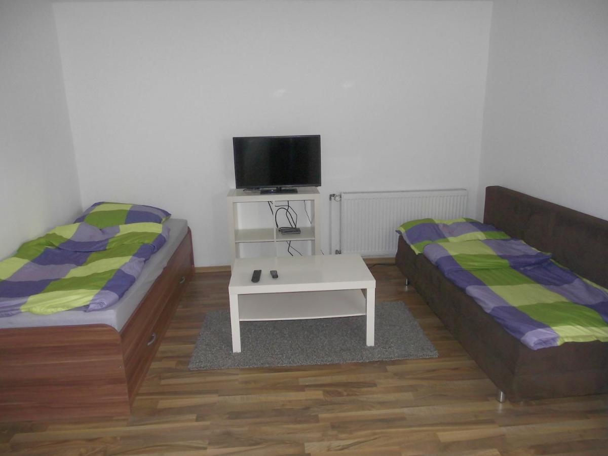 Frankfurt Airport & Fair Apartment Kelsterbach Quarto foto